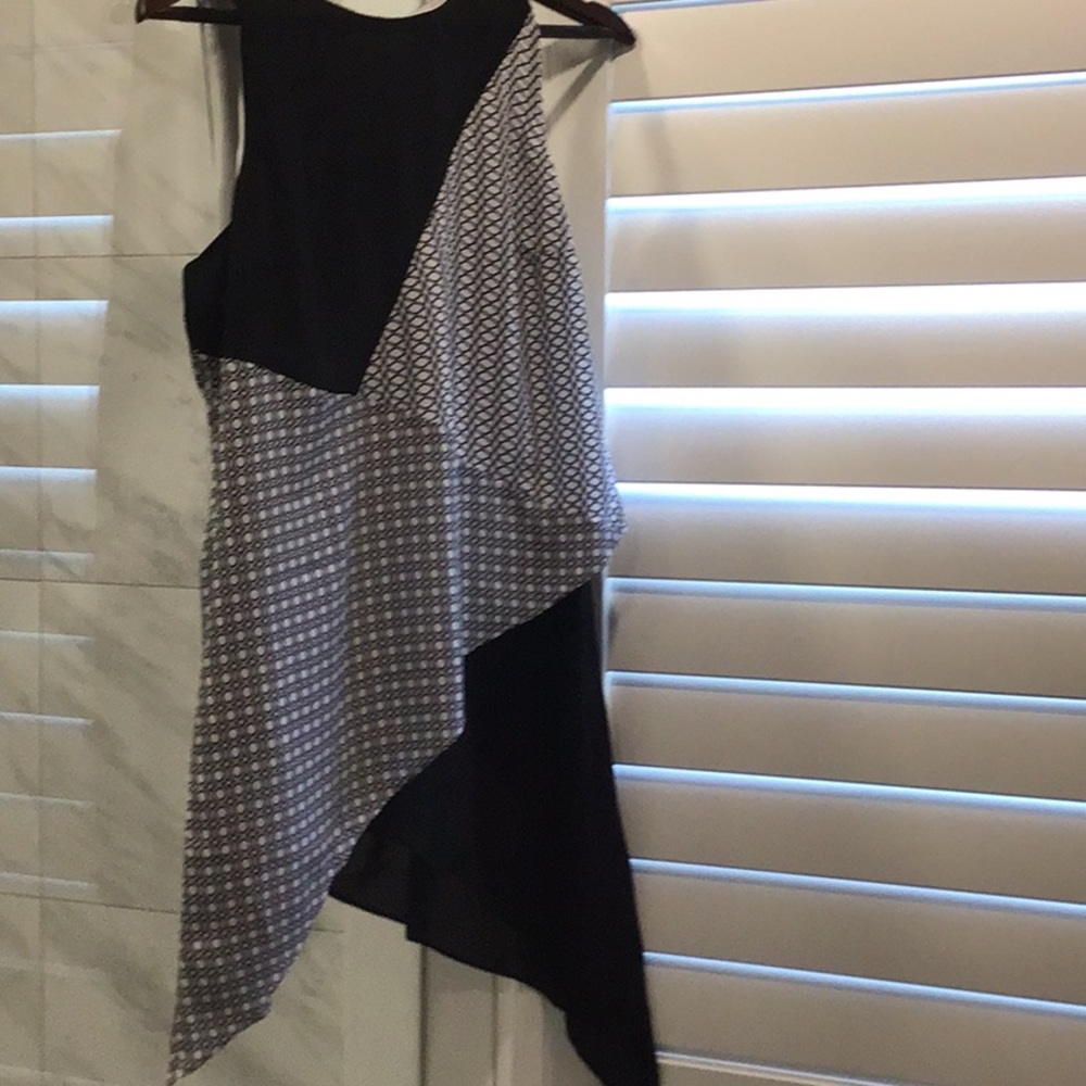 Women’s asymmetrical top